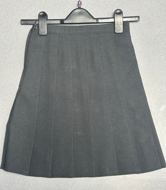 Pleated grey skirt